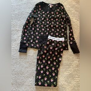 Victoria Secret pajamas Small Never Worn!!!